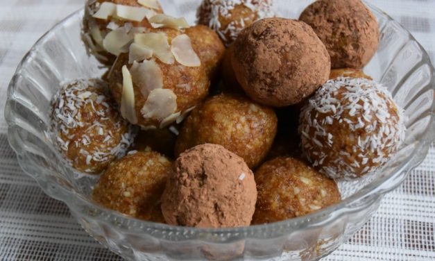 Raw balletjes met abrikozen