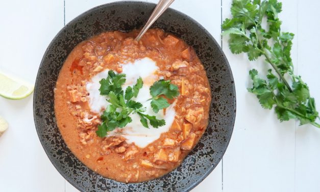 Vegetarische curry met rode linzen