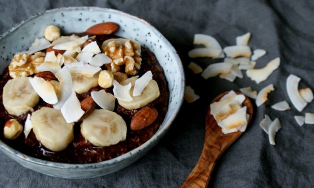 Pure chocolade havermout met bevroren banaan