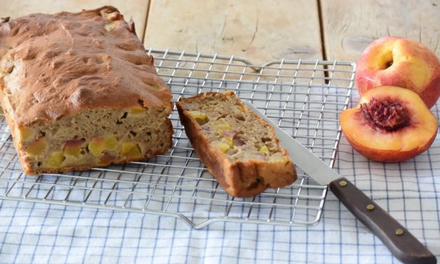 Yoghurtcake met nectarine