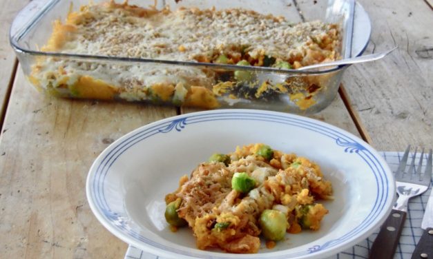 Ovenschotel met spruitjes en zoete aardappel
