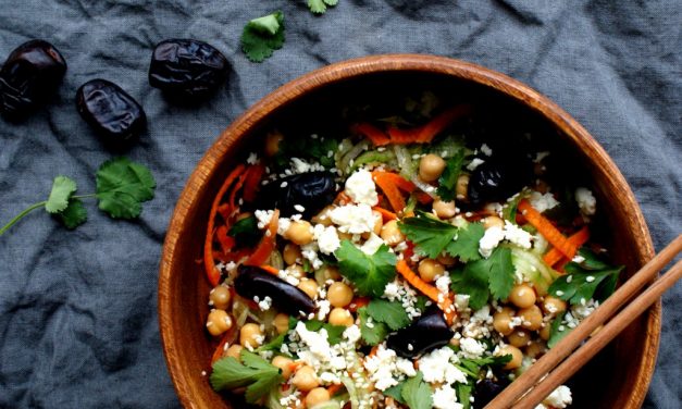 Kikkererwtensalade met dadels en feta