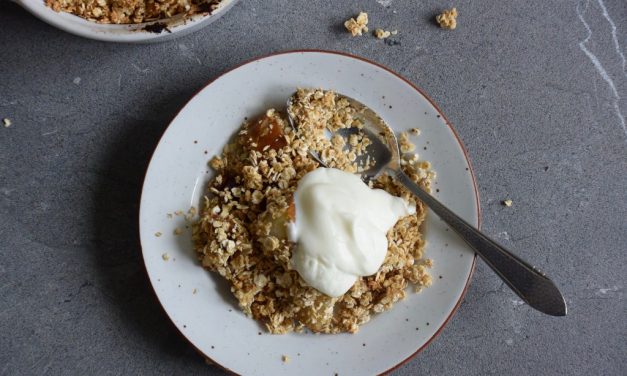 Havermoutcrumble met peer