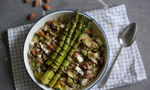 Parelgort met groene asperges