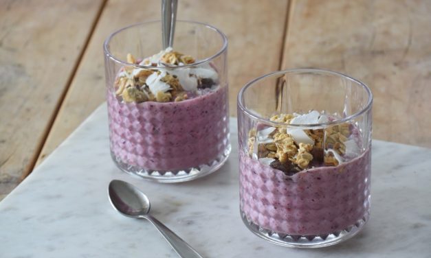 Smoothie ontbijt met granola