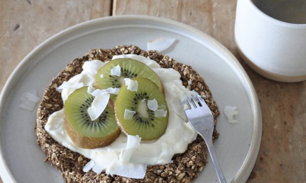 Havermout ontbijttaartje met kiwi