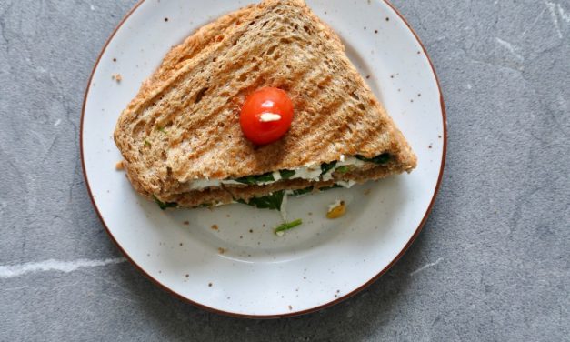 Tosti met geitenkaas en spinazie