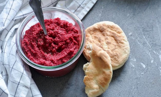 Hummus met bietjes