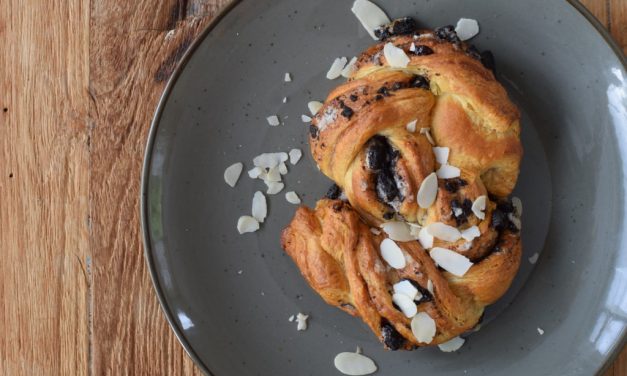Brioches met oreo en blueberry jam