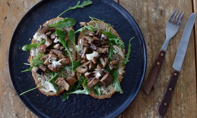 Boterhammen met gebakken champignons