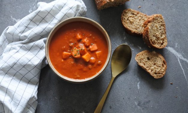 Soep met linzen en zoete aardappel