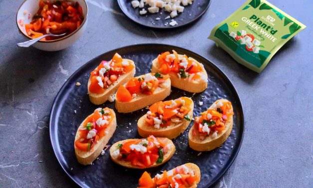 Vegan bruschetta met plantbased feta