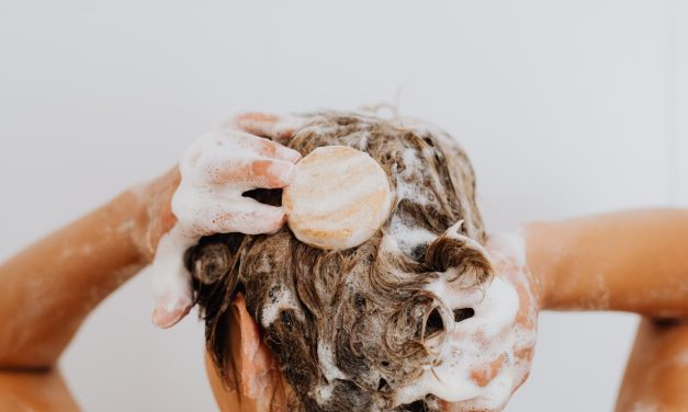 Dit zijn 4 dingen waarop je moet letten wanneer je shampoo koopt