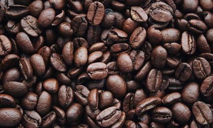 Wat voor een reis maakt een koffieboon eigenlijk door?