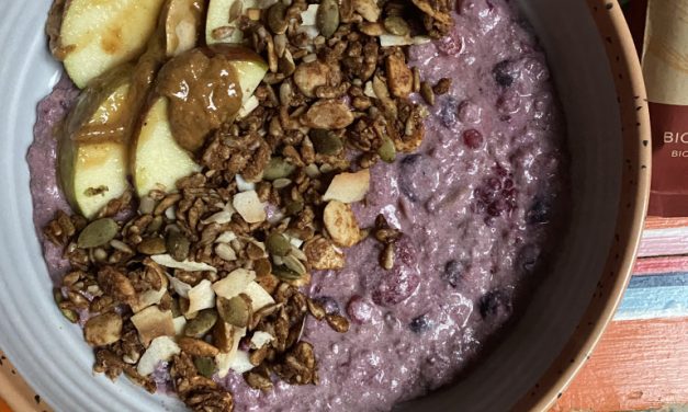 Havermoutpap met rood fruit