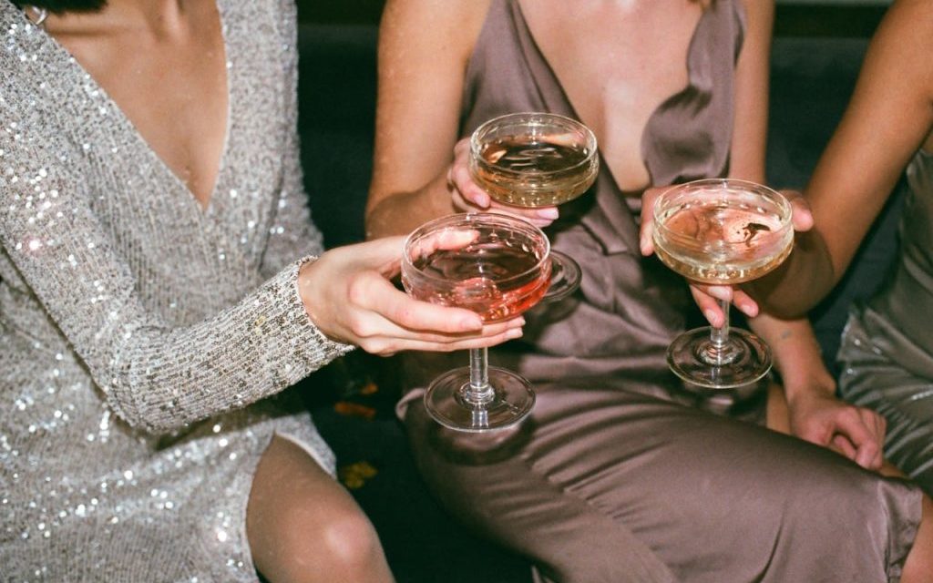 Minder alcohol drinken of helemaal stoppen? Zo pak je het aan
